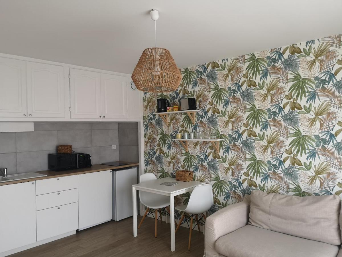 Studio Climatise Tout Confort A 2 Pas De La Mer Avec Parking Prive 帕拉瓦莱弗洛 外观 照片